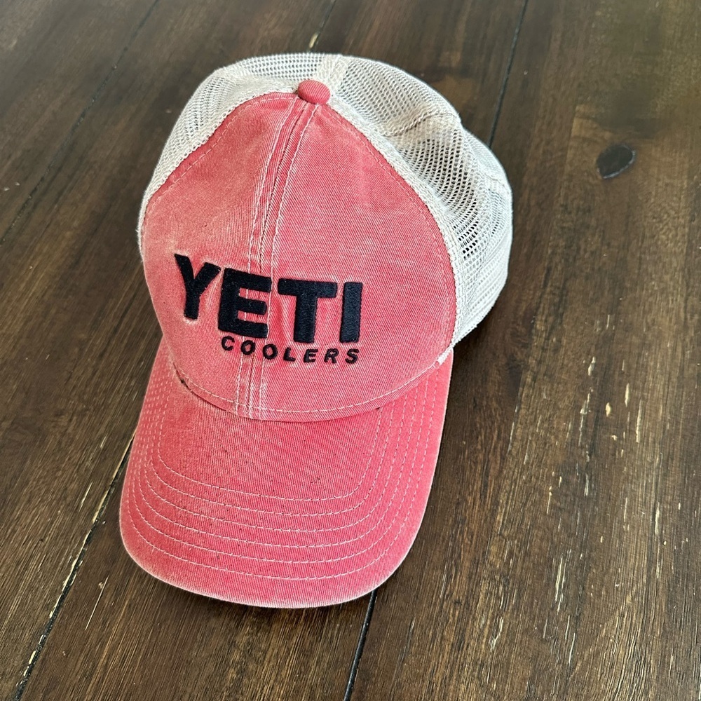 Yeti hat - Picture 9 of 10